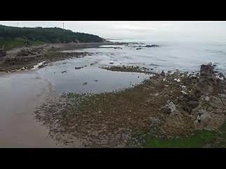 青岛银沙滩风景区无人机实拍视频的预览图
